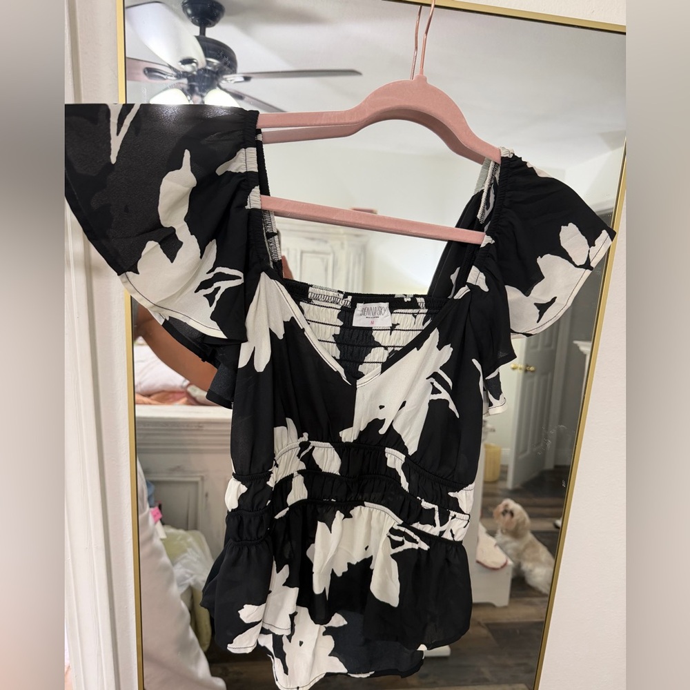 Sienna Sky Black and White Flutter sleeve top